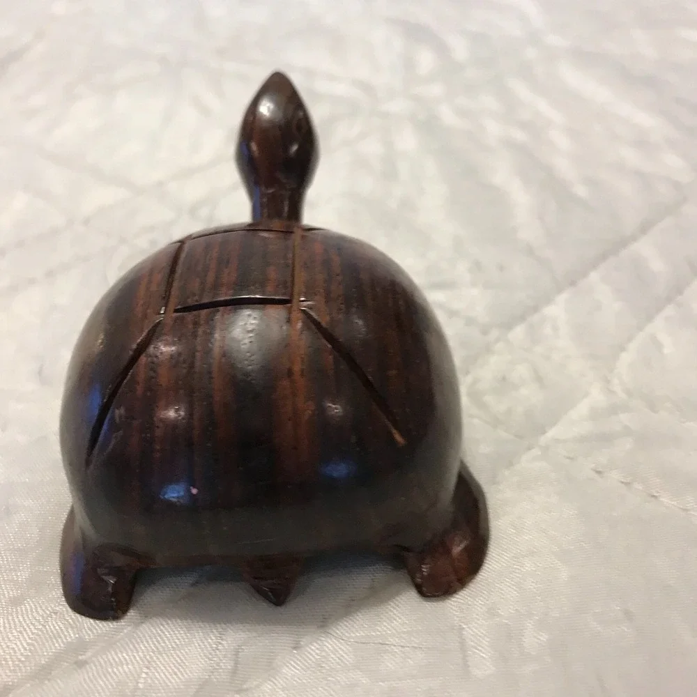 Small Vintage Hand Carved‎ wood turtle 3 inch
